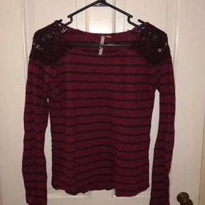 Lauren Conrad long sleeve shirt size small